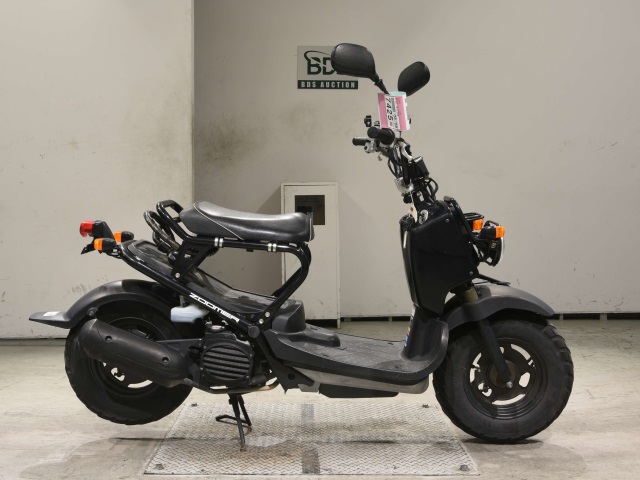 Honda ZOOMER 2011