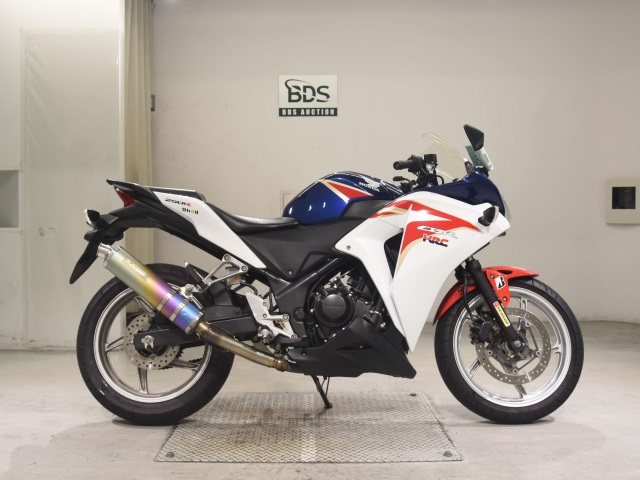 Honda CBR250R 2011