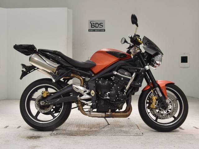 Triumph STREET TRIPLE R 2010