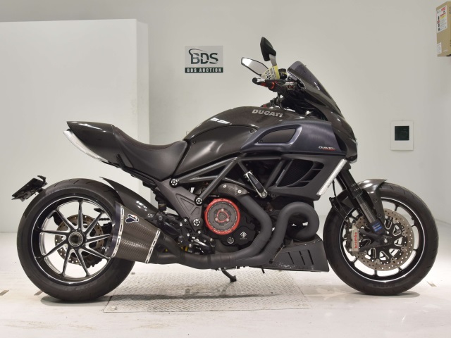 Ducati DIAVEL CARBON 2011