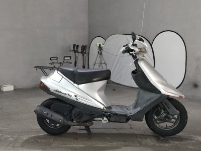 Suzuki ADDRESS V100