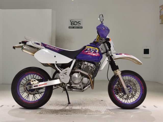 Suzuki DR250R-S