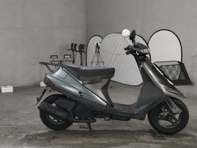 Suzuki ADDRESS V100