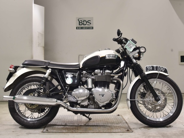 Triumph BONNEVILLE T100 2004