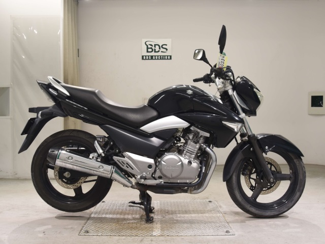 Suzuki GSR250