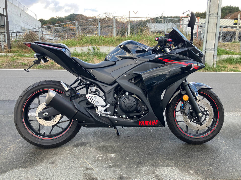 Yamaha YZF-R25 2015