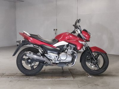 Suzuki GSR250