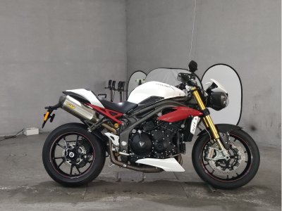 Triumph SPEED TRIPLE R 2016