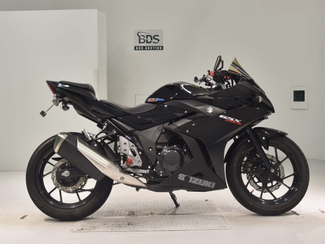 Suzuki GSX250RA