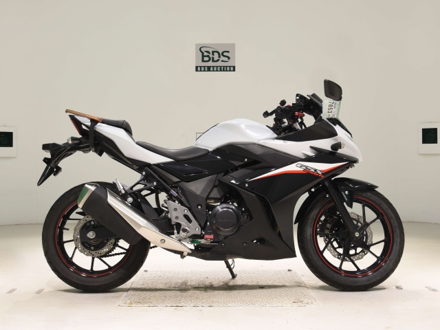 Suzuki GSX250RA