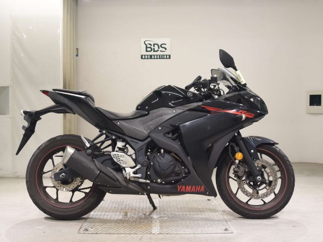 Yamaha YZF-R25 2015