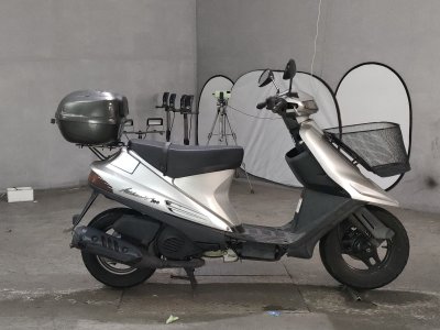 Suzuki ADDRESS V100