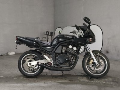 Yamaha FZ400 1998