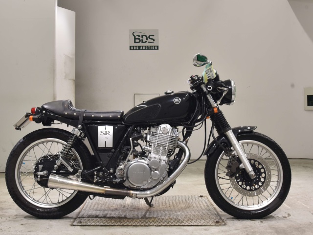 Yamaha SR400 2018
