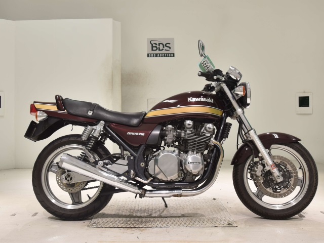 Kawasaki ZEPHYR750 2022