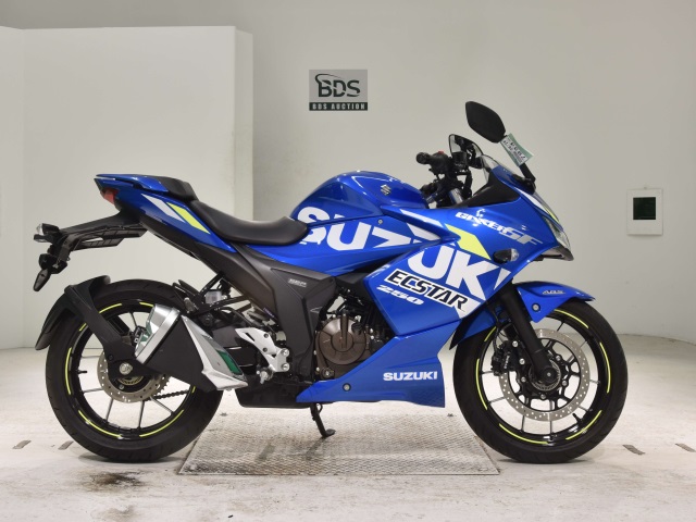 Suzuki GIXXER250SF