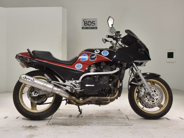 Kawasaki GPZ900R 1990