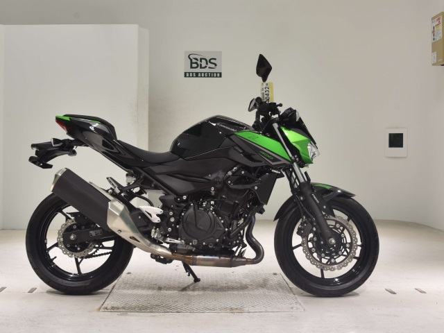 Kawasaki Z400 2021