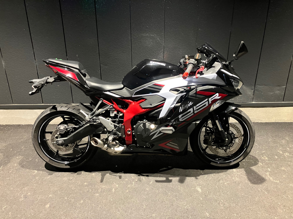 Kawasaki NINJA ZX-25R 2021