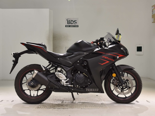 Yamaha YZF-R25 2017