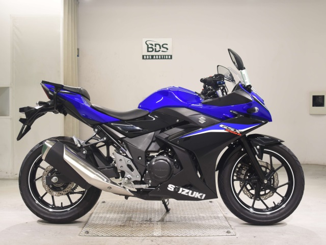 Suzuki GSR250