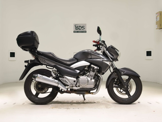 Suzuki GSR250