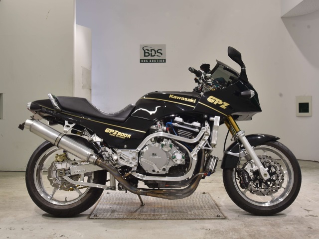 Kawasaki GPZ900R 1991