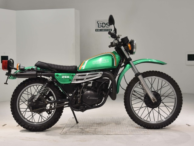 Suzuki TS250
