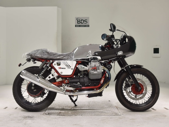 Moto Guzzi V7ﾚｰｻｰ 2011