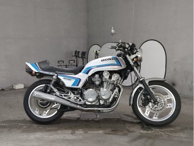 Honda HORNET CB900F 2025