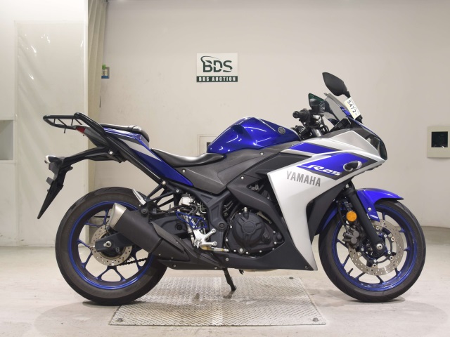Yamaha YZF-R25A 2015