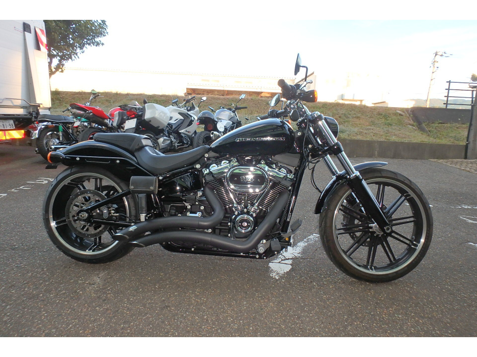 HD BREAKOUT FXBRS1870 2021