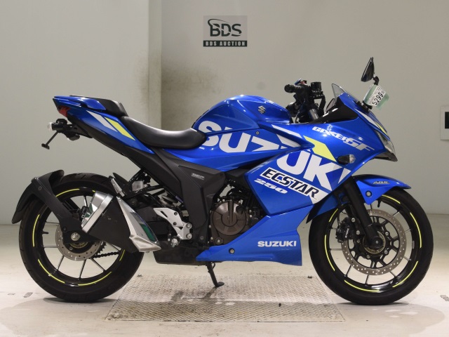 Suzuki GIXXER250