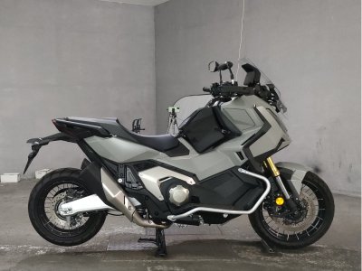 Honda X-ADV750 2025