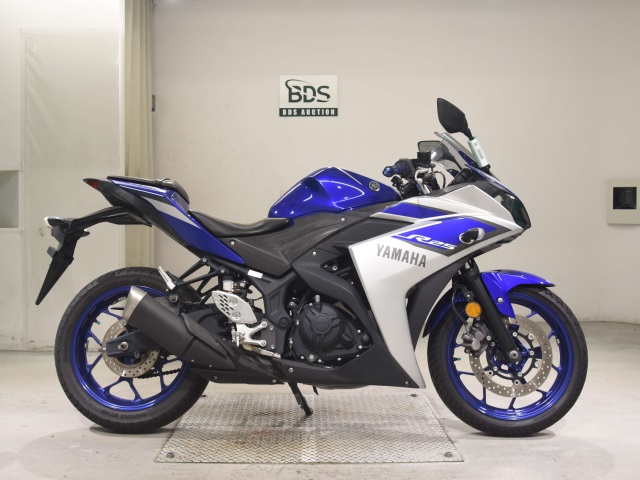 Yamaha YZF-R25 2015