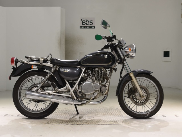 Suzuki ST250