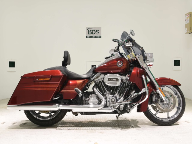 HD ROAD KING FLHRC1800 2013