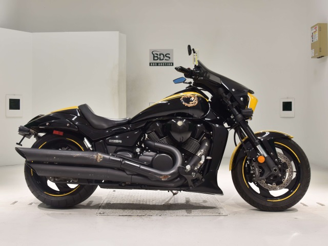 Suzuki BOULEVARD M109R 2016