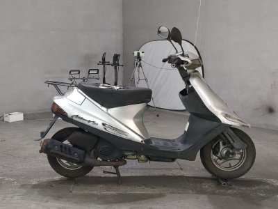 Suzuki ADDRESS V100