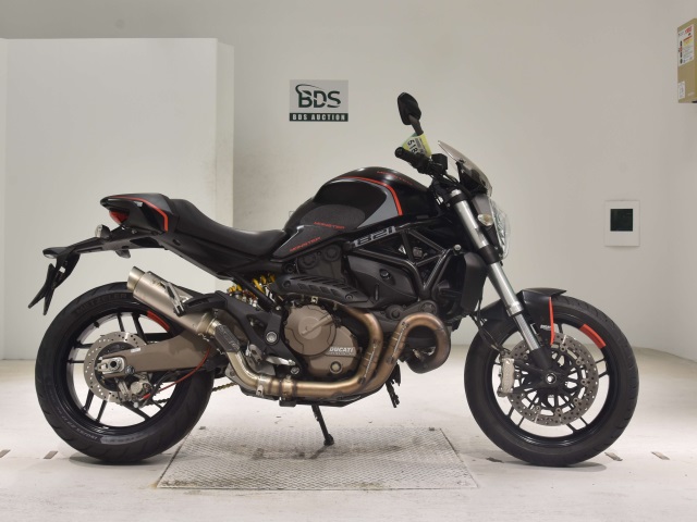 Ducati MONSTER 821 2015