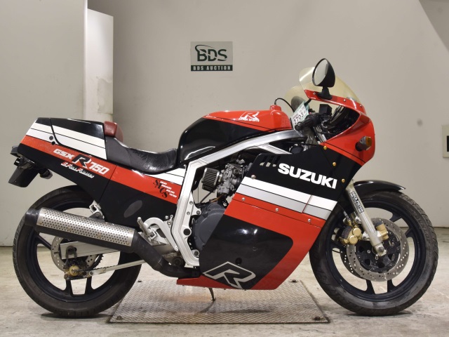 Suzuki GSX-R750 1986