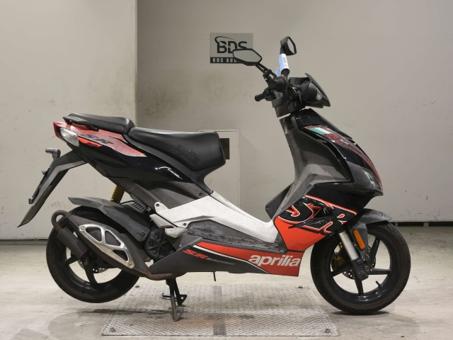 Aprilia sr50r 2011