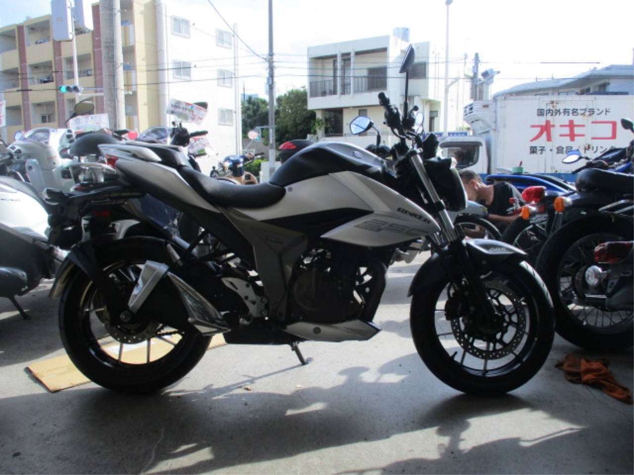 Suzuki GIXXER250