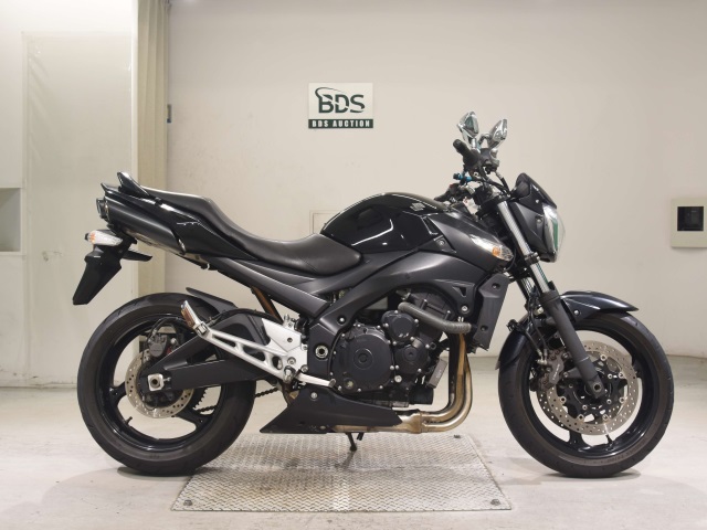 Suzuki GSR400A 2012