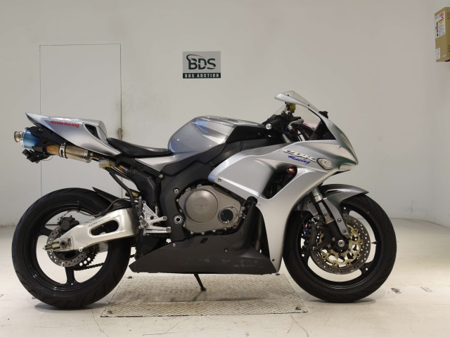 Honda CBR1000RR 2005