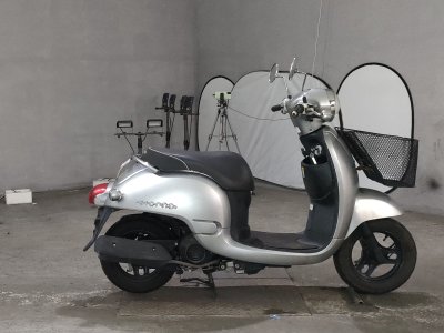 Honda GIORNO 2011