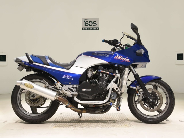 Kawasaki GPZ900R 1995