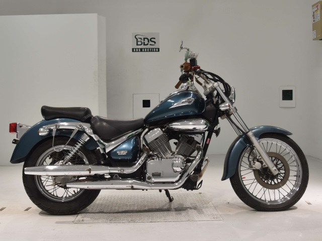 Suzuki INTRUDER 250LC 2003