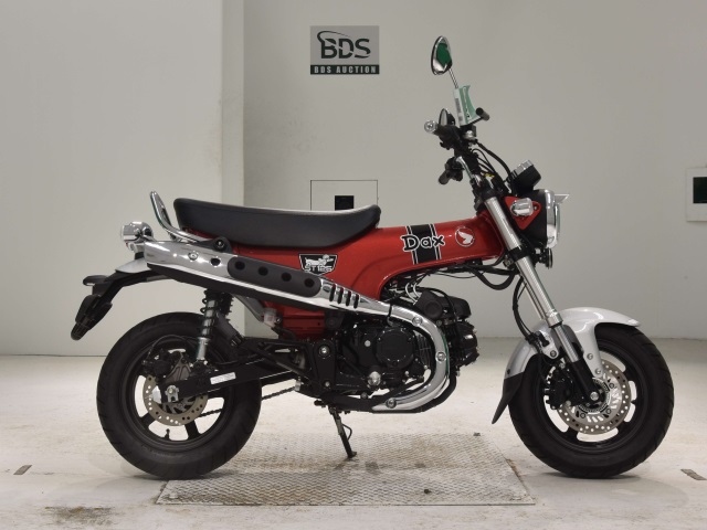 Honda DAX125 2022