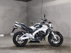 Suzuki GSR400 2006